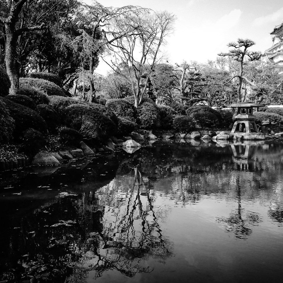 Urban photos – Chuo Ward, Osaka, Japan. ‘Osaka Castle.’ Complete image from my latest travel art blog article 'Sakura Japan.' Now online - sketchbookexplorer.com @davidasutton @sketchbookexplorer Facebook.com/davidanthonysutton #photography #japan #osaka #osakacastle #castles #samurai #travel #travelblog #cherryblossom #cherryblossomseason #cherryblossomjapan